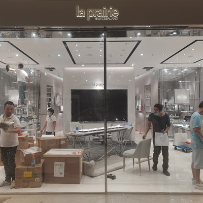 深圳自动门装置 深圳la prairie化妆品装置金大汉自动感应玻璃门