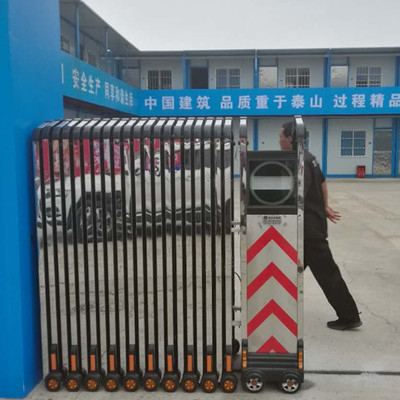 深圳宝安航城中建装置电动伸缩门项目