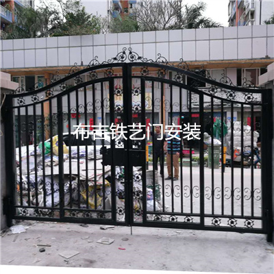 深圳布吉金桥花园装置工艺铁艺门