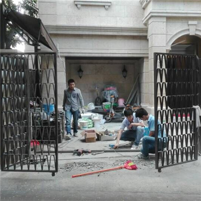 深圳别墅铜门装置.jpg