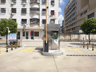 汕尾奎山河公共停车场装置车牌识别系统