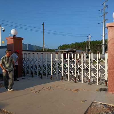 汕尾海城城东发电厂大门装置铝合金电动伸缩门