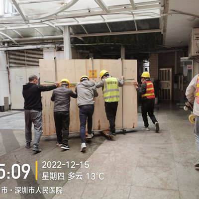 深圳尊龙凯时在深圳人民医院装置防辐射医用门