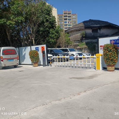 汕尾海丰城东装置智能道闸停车场系统